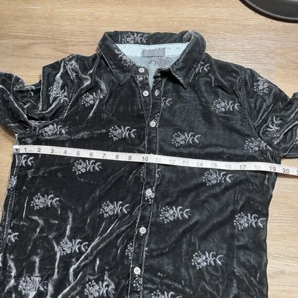CP Shades gray velvet shirt floral embroidery S small long sleeve button up